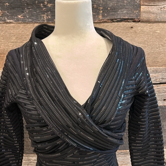 St John Evening Sequin Shawl Collar Top    Size 10 - Runs Small - Picture 2 of 5